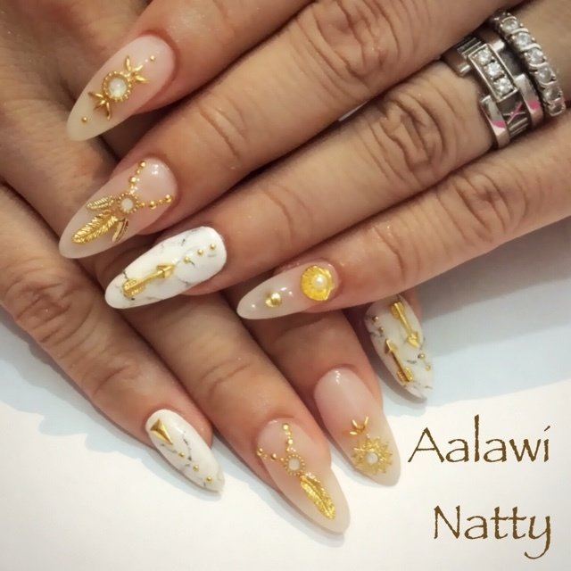 Aalawinatty Nail アラウィーナッティー 北千住のネイルサロン