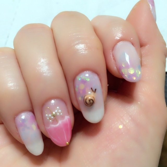 梅雨 ハンド ホログラム ワンカラー フラワー Nail Room Yrkのネイルデザイン No ネイルブック