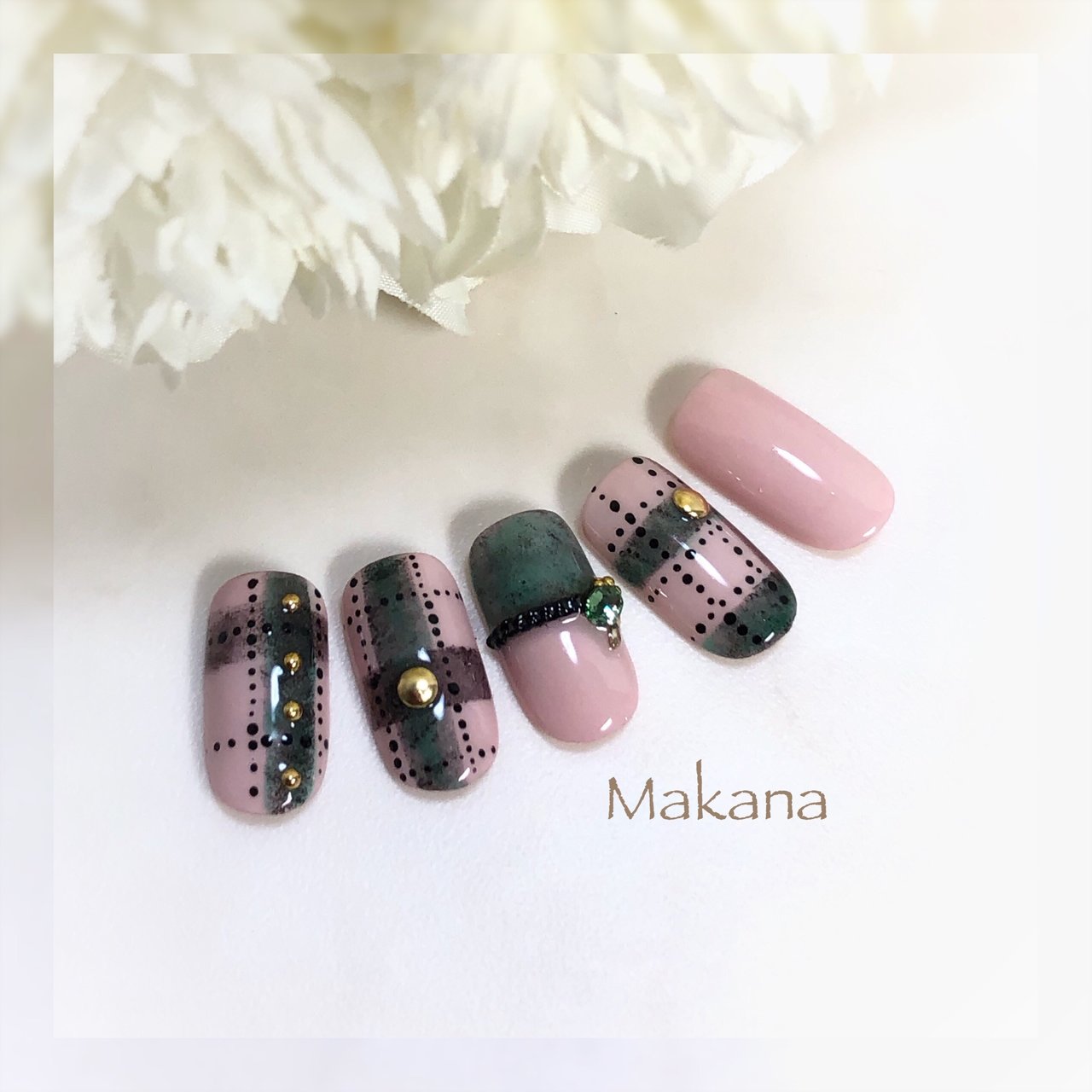 秋 冬 チェック ベージュ グリーン Makananailsのネイルデザイン No ネイルブック