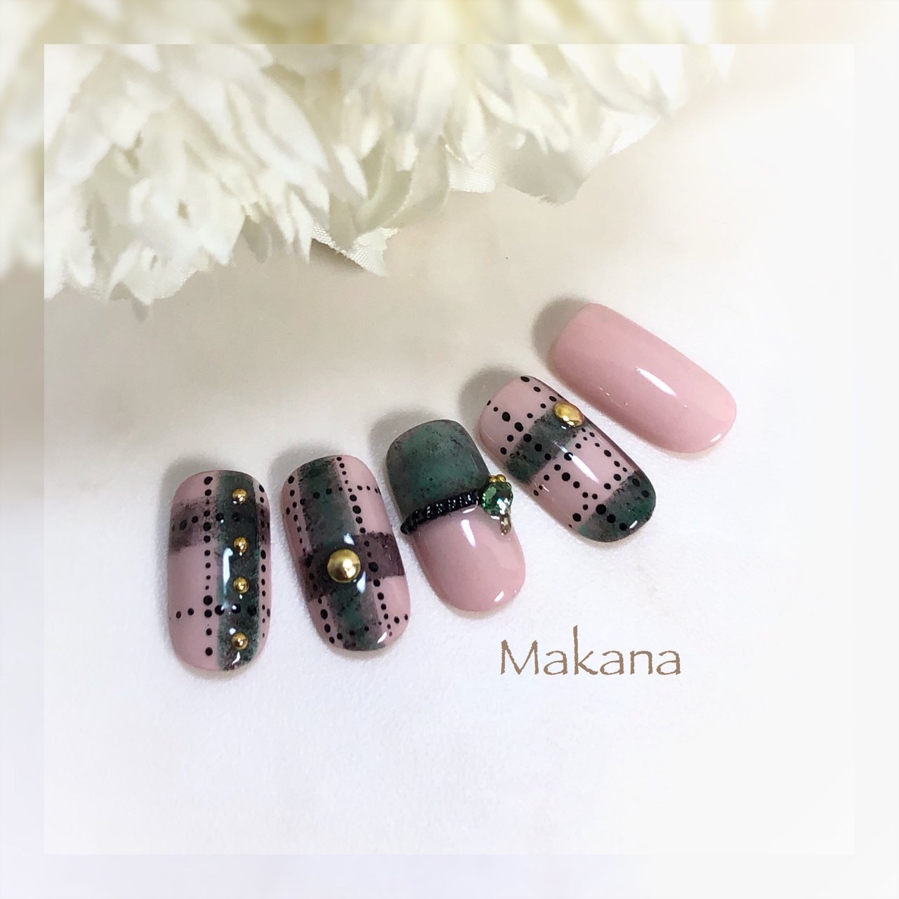 秋 冬 チェック ベージュ グリーン Makananailsのネイルデザイン No ネイルブック