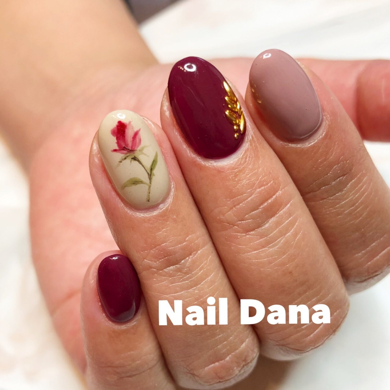 リゾート オフィス ブライダル パーティー ハンド Nail Danaのネイルデザイン No ネイルブック