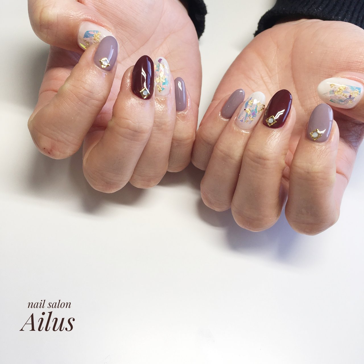 秋 冬 ハンド ホログラム ワンカラー Nail Salon Ailusのネイルデザイン No ネイルブック