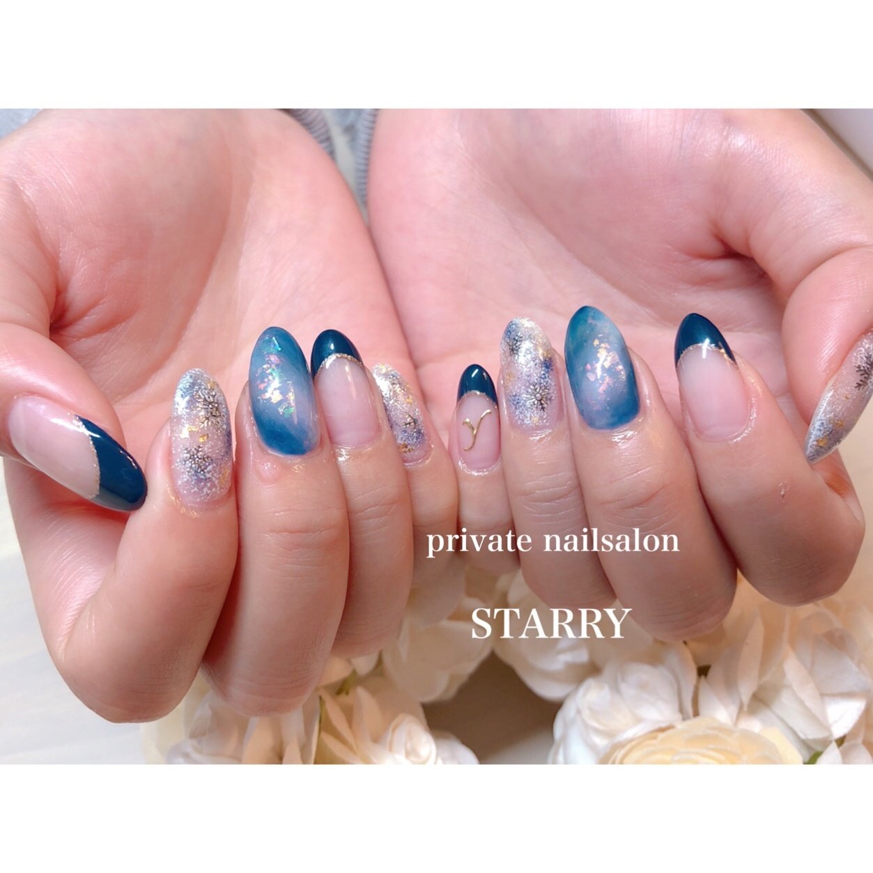 冬 ハンド フレンチ イニシャル 雪の結晶 Privatenailsalon Starryのネイルデザイン No ネイルブック