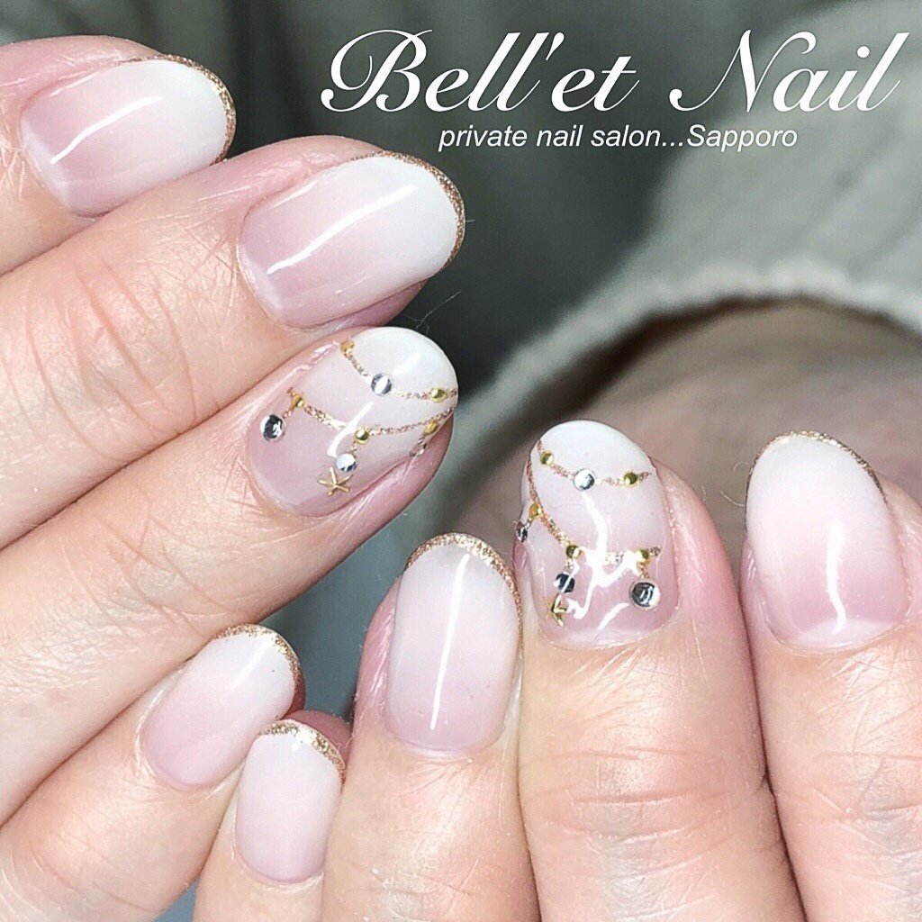 冬 オールシーズン グラデーション ホワイト Bell Et Nail ネイリスト佐藤綾子のネイルデザイン No ネイルブック