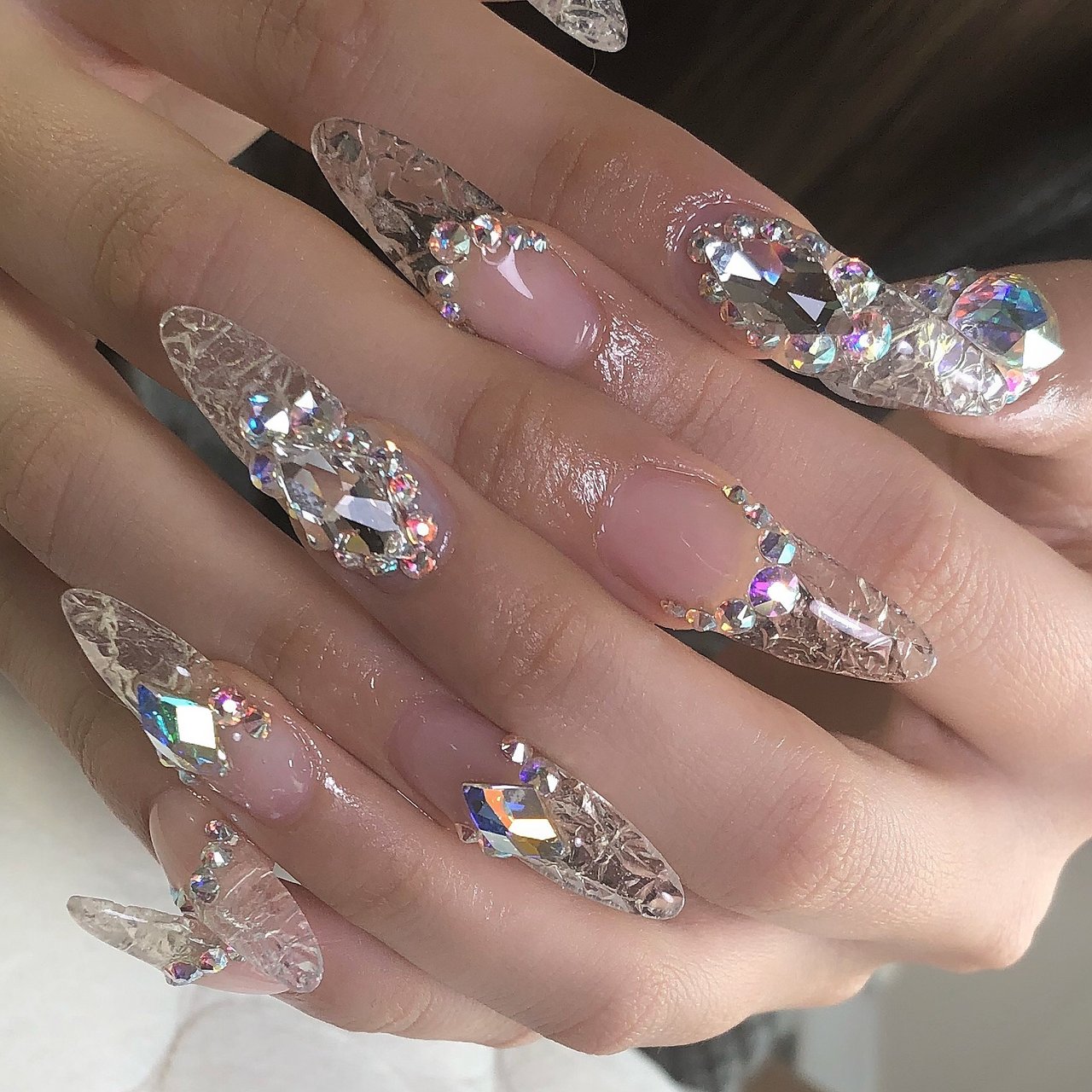 オールシーズン 成人式 ハンド ビジュー ステンドグラス Nail Salon Allium アリウムのネイルデザイン No ネイルブック