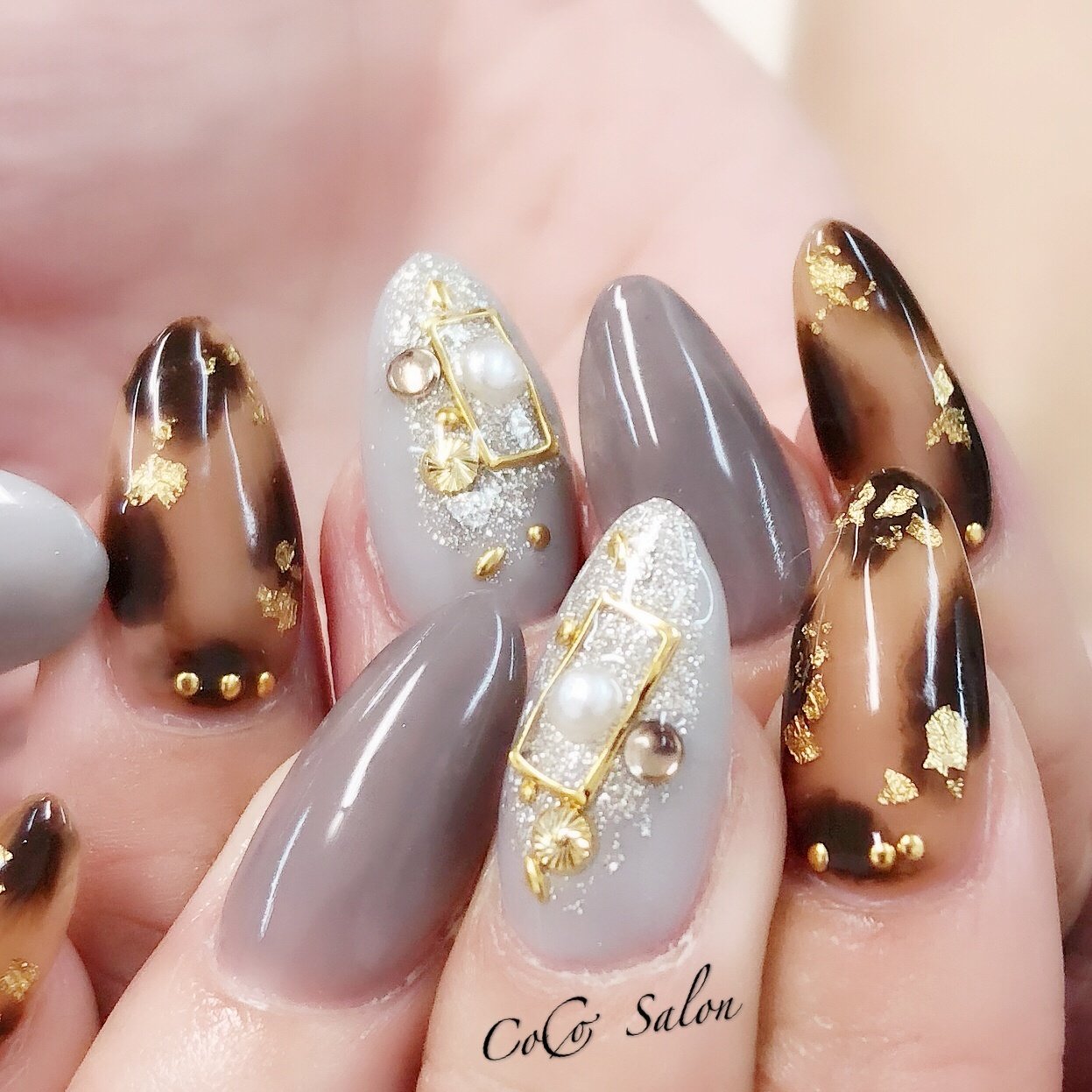 秋 冬 成人式 オフィス ハンド Nonちゃん Coco Salonのネイルデザイン No ネイルブック