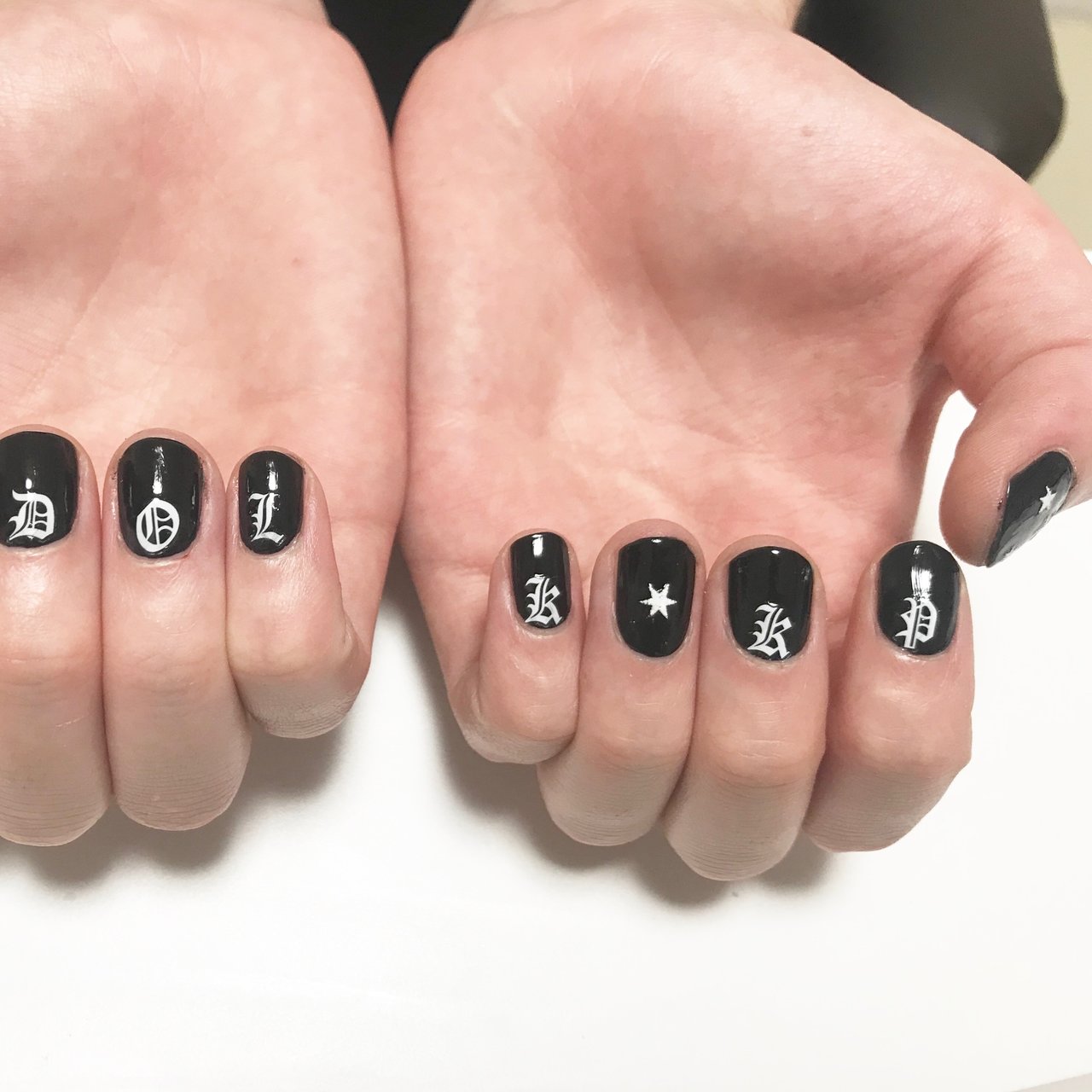 オールシーズン ハンド ショート ブラック マニキュア Nailsalonwelinaのネイルデザイン No ネイルブック