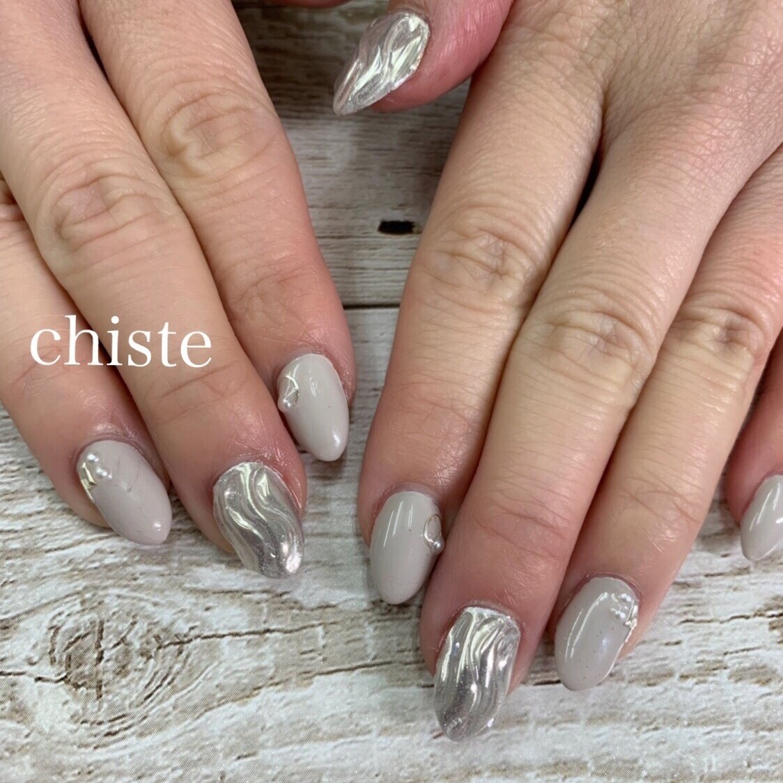 オールシーズン ハンド ミディアム グレー シルバー Chiste Nail Shokoのネイルデザイン No ネイルブック