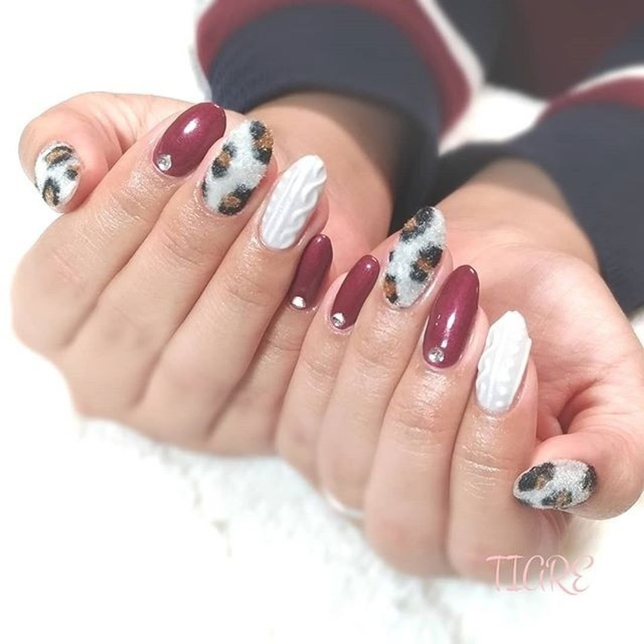 秋 冬 ハンド アニマル柄 ジェルネイル Tiare Akkoのネイルデザイン No ネイルブック