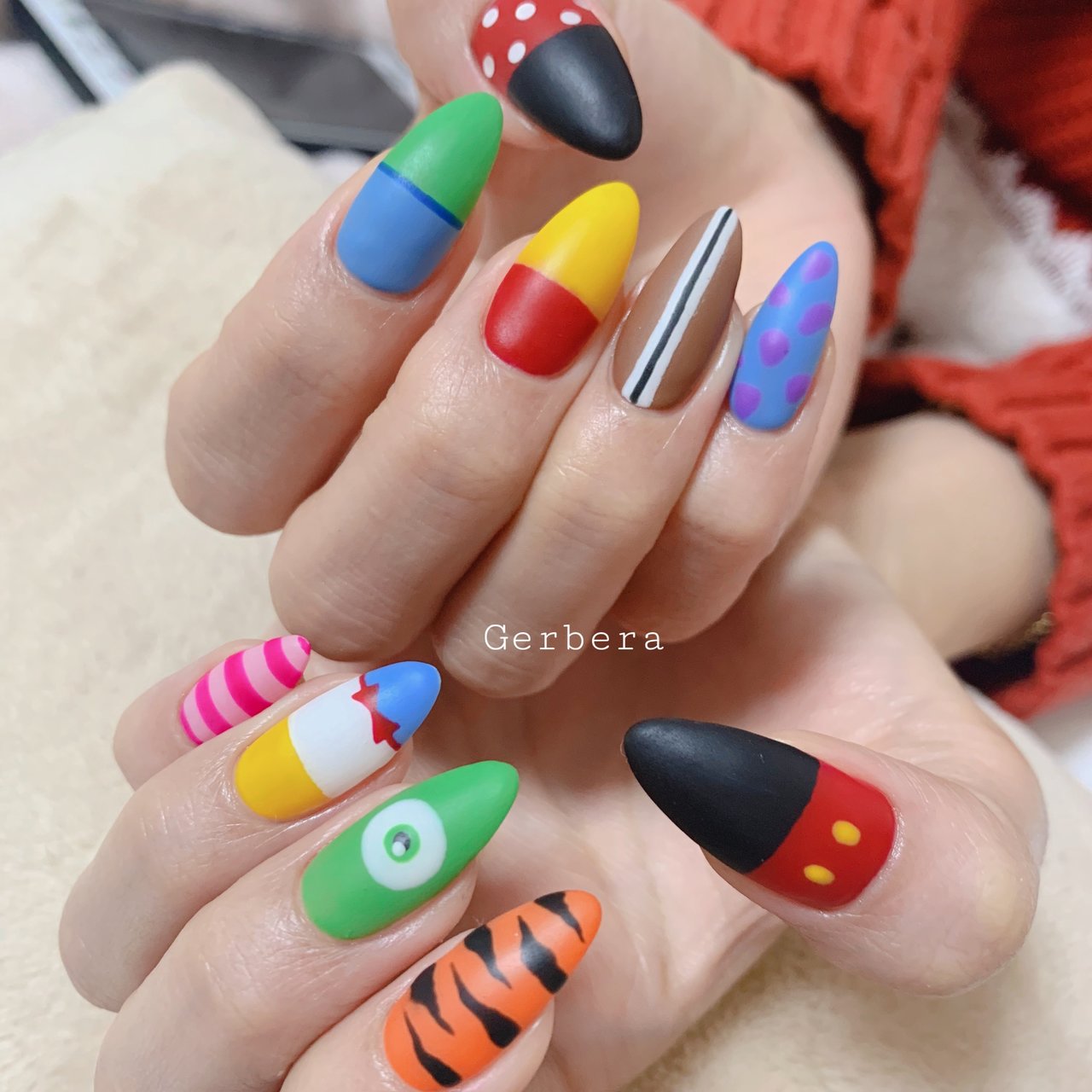 旅行 ハンド 痛ネイル キャラクター マット Nail Gerberaのネイルデザイン No ネイルブック