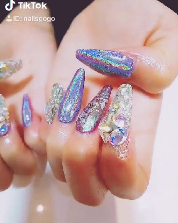 冬 成人式 バレンタイン 卒業式 ハンド Nailsgogo Shibuya Nailsalonのネイルデザイン No 325 ネイル ブック