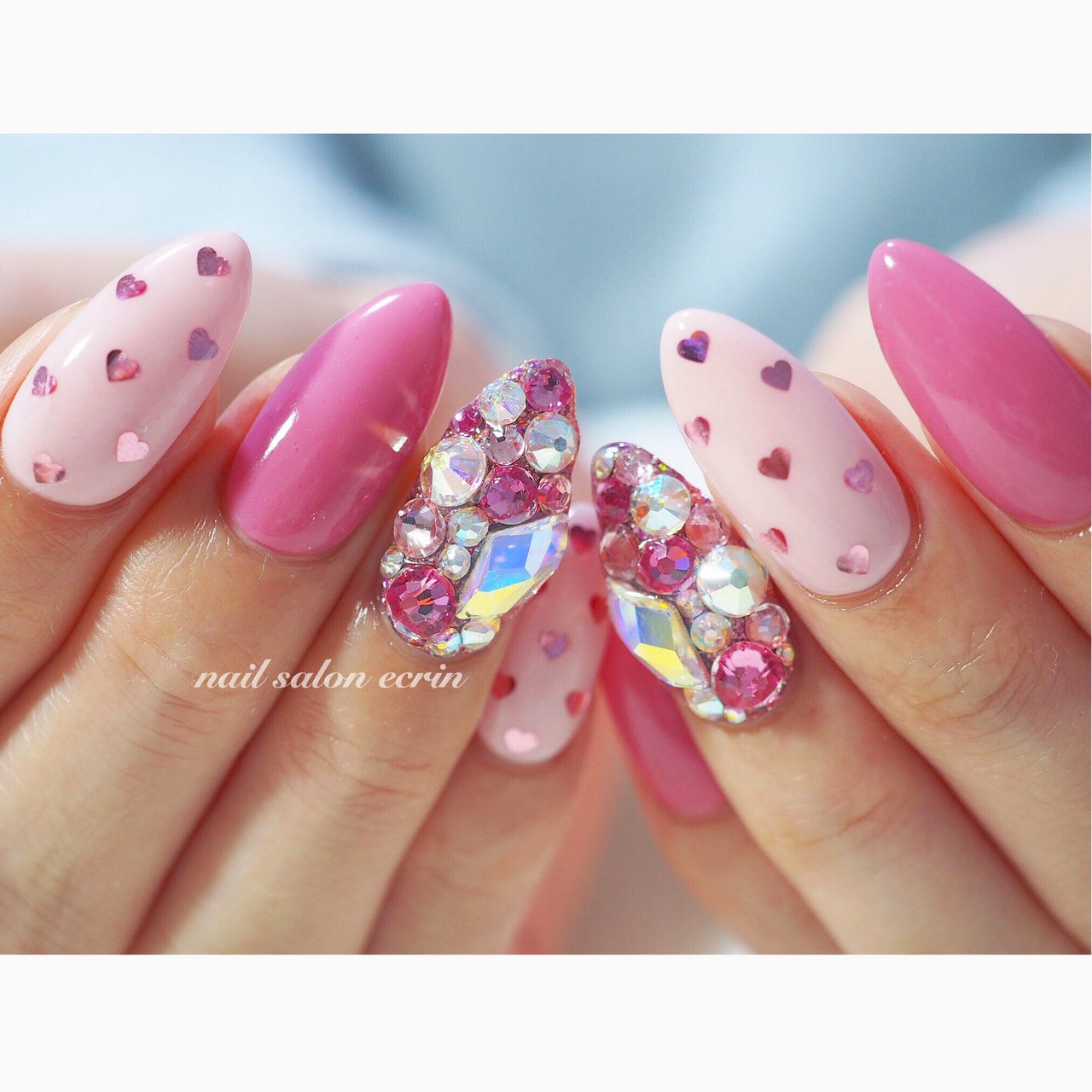 バレンタイン ビジュー ホログラム ハート ピンク Nail Ecrinのネイルデザイン No ネイルブック