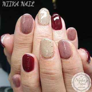 本日のお客様ネイル♡1/15 ボルドー×2色のファージェルであったか♪
#gel #gelnail #gelart #nail #nails #naildesign #nailart #nailartist #nailbook #bordeauxnails #furnails #ファーリージェル #ファージェル #ファーネイル #ボルドーネイル #株式会社佐々木商店 #格安ネイル #秋ネイル #ジェルネイル #美甲 #niika_nail #板橋区中台 #志村三丁目 #ツヤツヤ #キラキラ #可愛い #シンプル #秋 #冬 #デート #女子会 #ハンド #ワンカラー #ショート #ボルドー #ブラウン #グレージュ #ジェルネイル #お客様 #Sa7e_Kurihara #ネイルブック