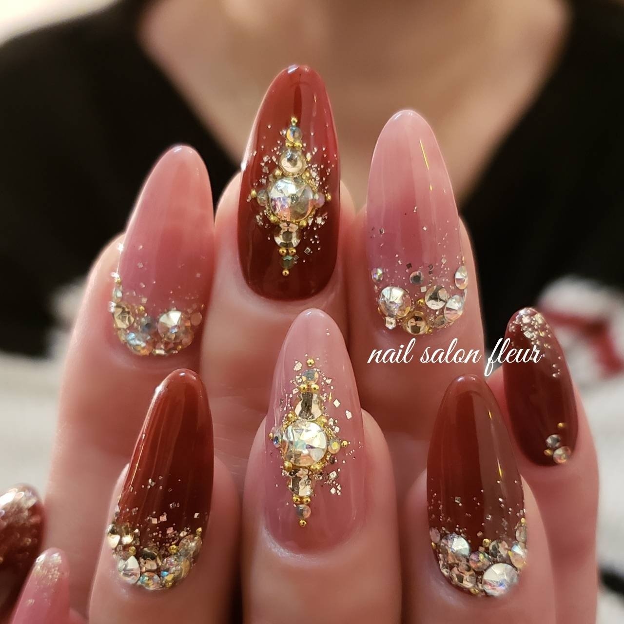 秋 冬 パーティー ハンド ビジュー Nailsalonfleur フルール 御殿場のネイルデザイン No 3901787 ネイルブック