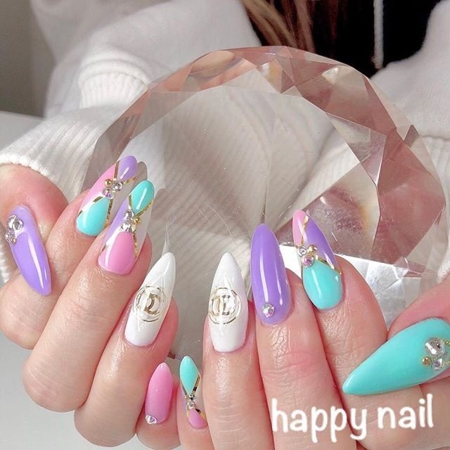 春 冬 オールシーズン ワンカラー ビジュー Happy Nailのネイルデザイン No ネイルブック