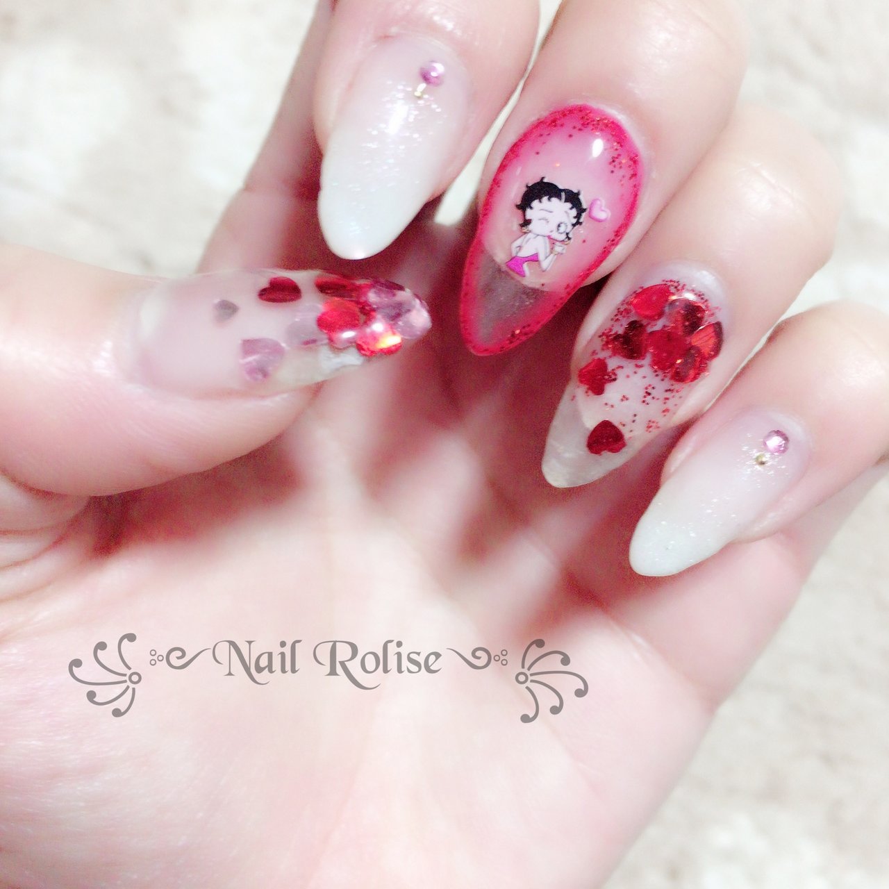 冬 バレンタイン ハンド グラデーション ラメ Nail Roliseのネイル