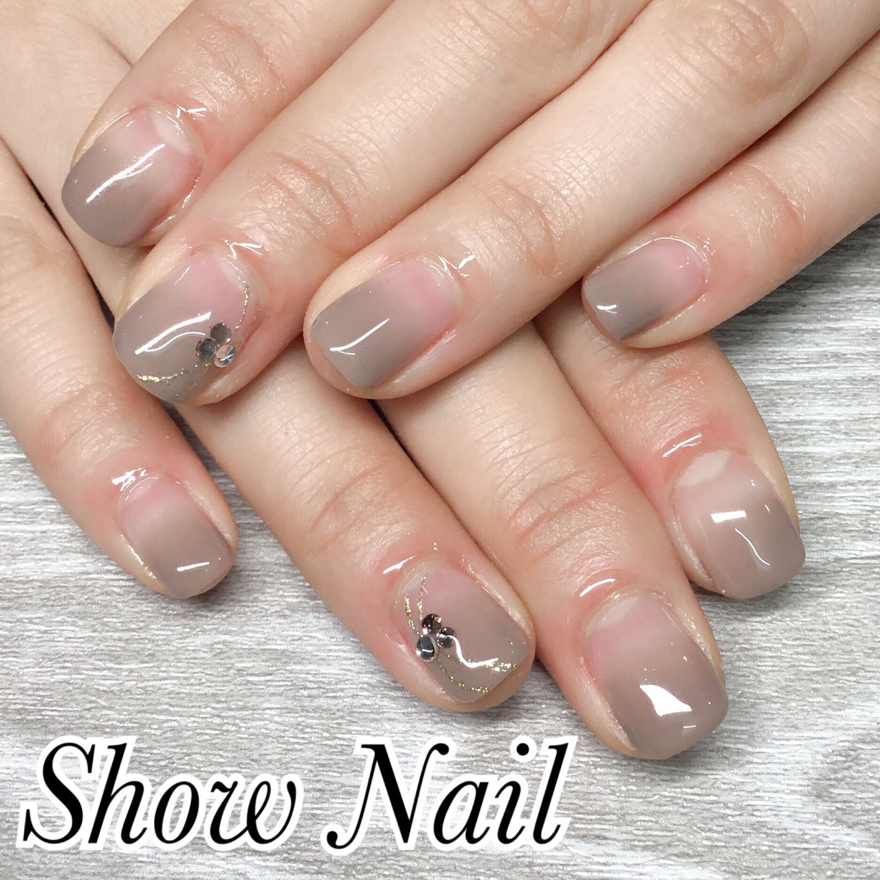 オールシーズン ハンド グラデーション ショート グレージュ Nailsalon Shownailのネイルデザイン No ネイル ブック