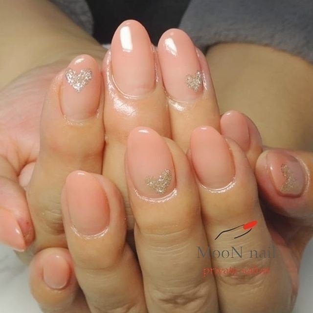 オールシーズン バレンタイン ハンド グラデーション ラメ Moon Nailオーナーネイリストあけみ 吉川市ネイルサロン溶剤オフなし マシーンオフ 専門 なりたいを指先に いくつになっても美しく艶っぽく のネイルデザイン No ネイルブック