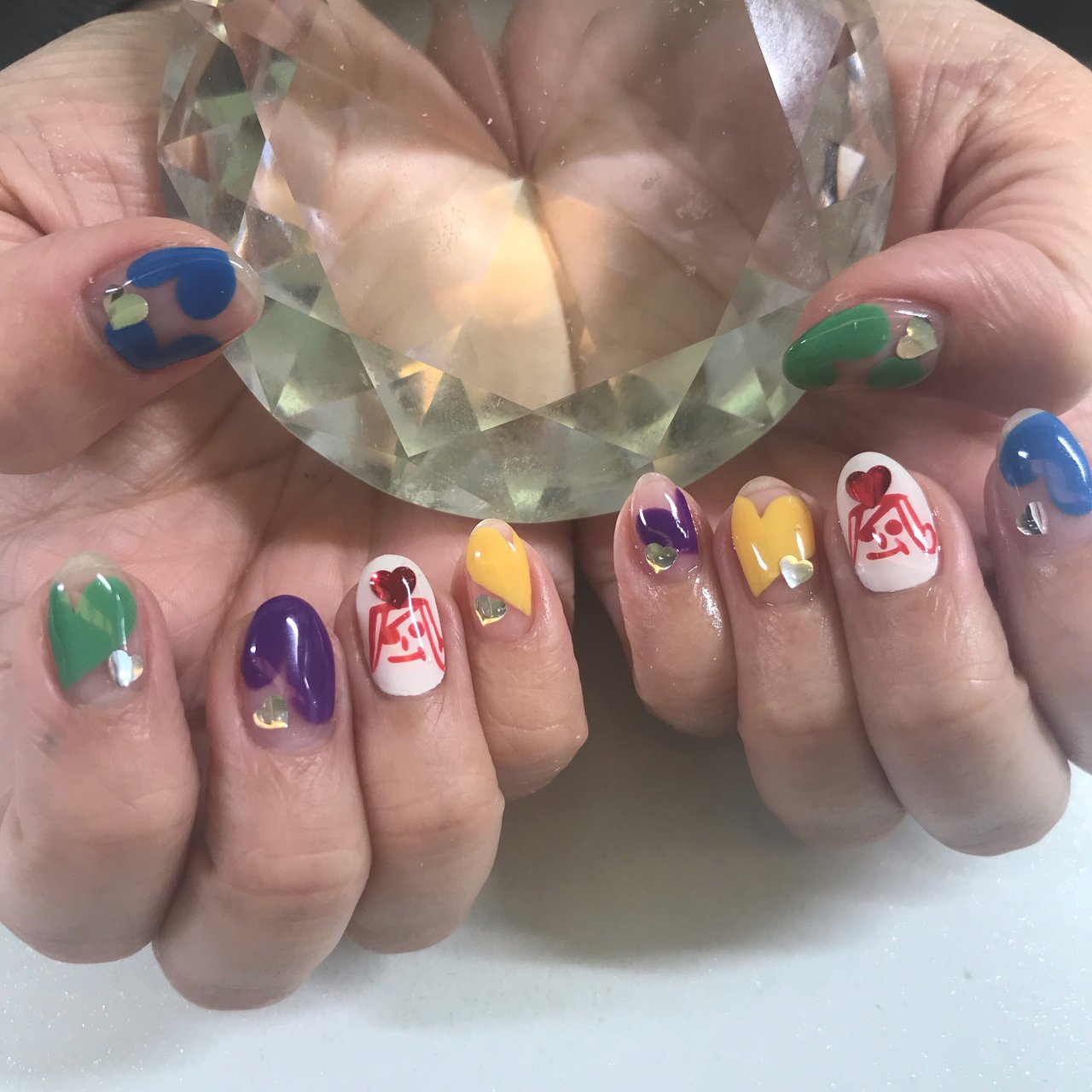 オールシーズン ライブ ハンド ハート ショート Soni Yunのネイルデザイン No ネイルブック