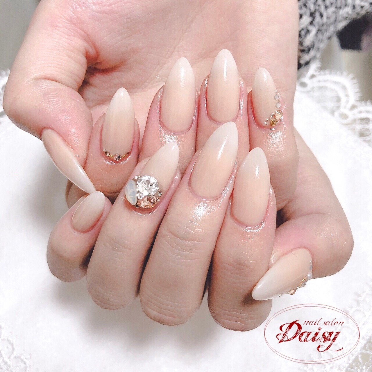 オールシーズン オフィス ブライダル パーティー ハンド Nail Salon Daisyのネイルデザイン No ネイルブック