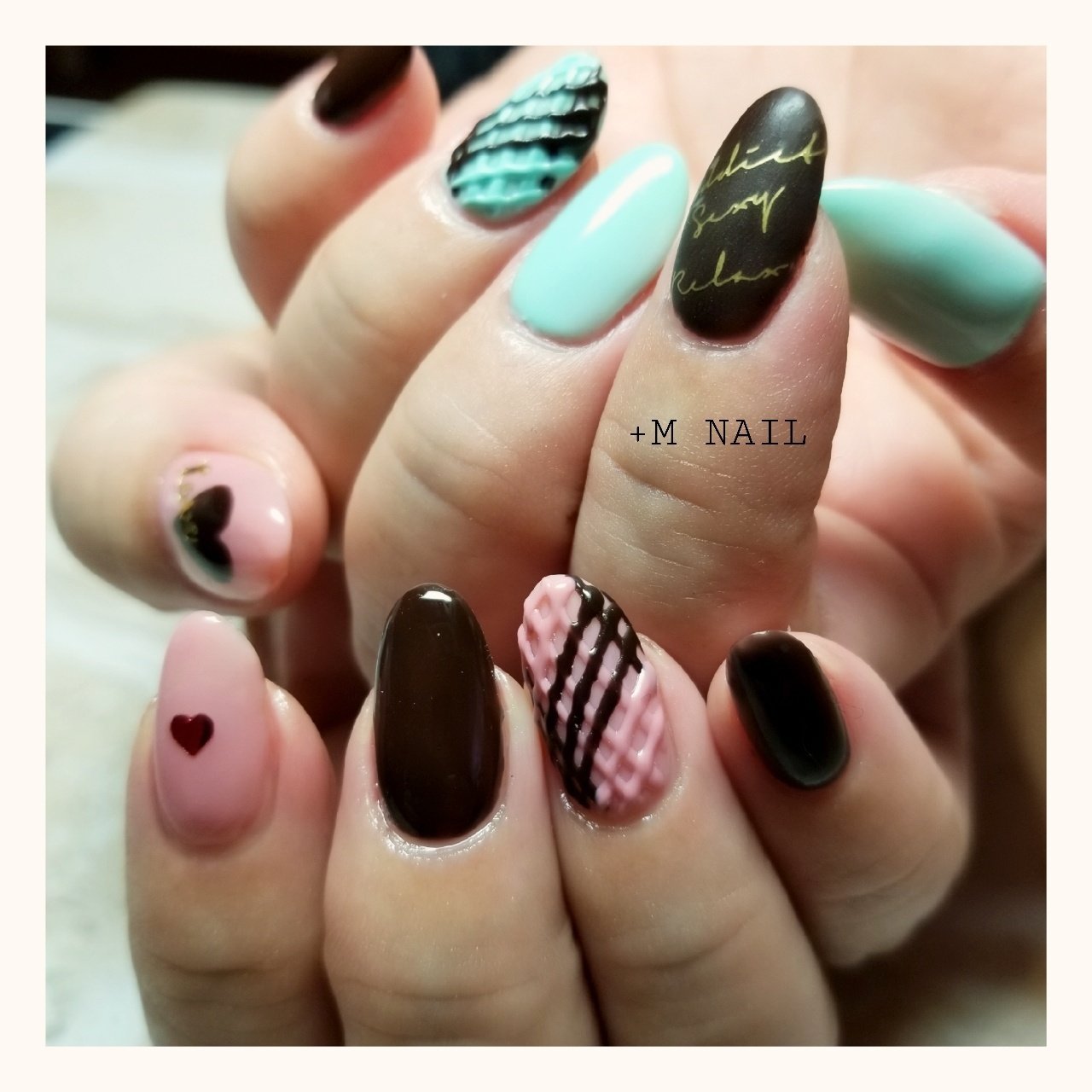 秋 冬 バレンタイン ハンド ハート M Nailのネイルデザイン No ネイルブック