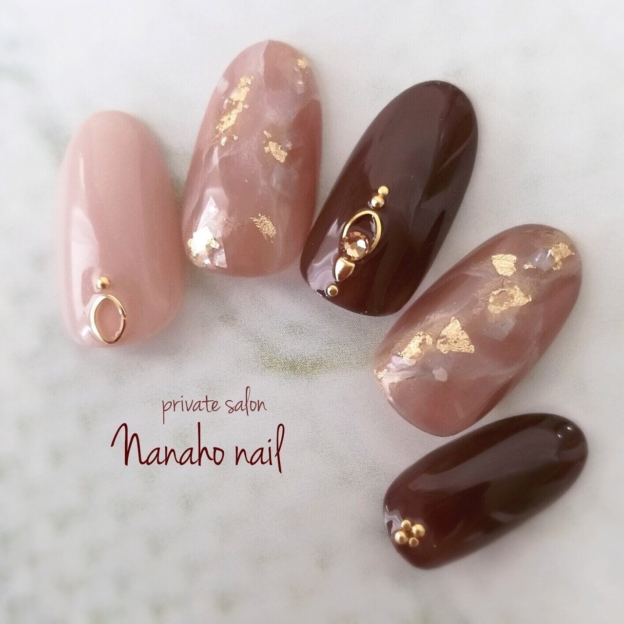 秋 冬 ハンド 大理石 ブラウン Nanaho Nail 大阪府八尾市 のネイルデザイン No ネイルブック