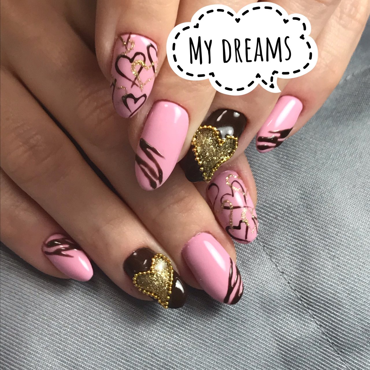 バレンタイン ハンド ハート ミディアム ブラウン Anna Mydreams Nailsalonのネイルデザイン No ネイル ブック