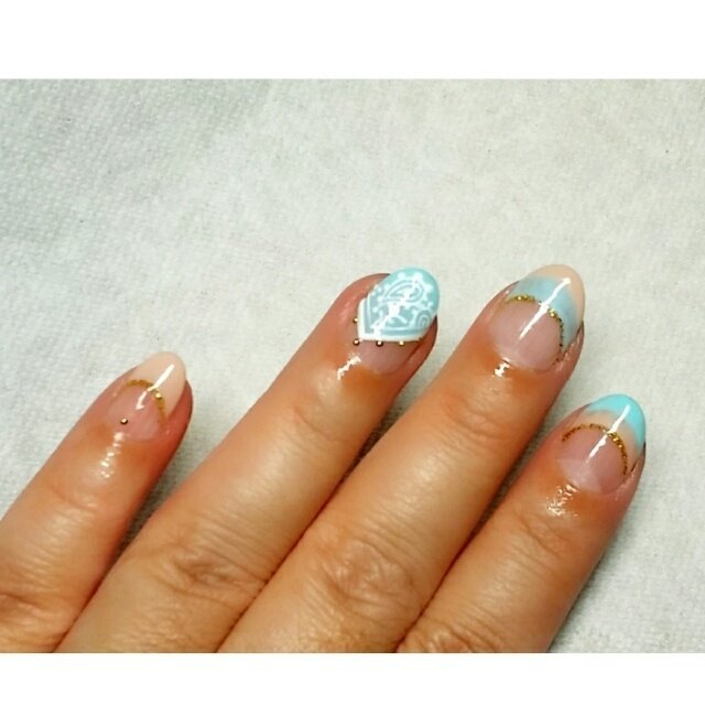 フレンチ シースルー バイカラー ミディアム クリア Hikko Nailのネイルデザイン No ネイルブック