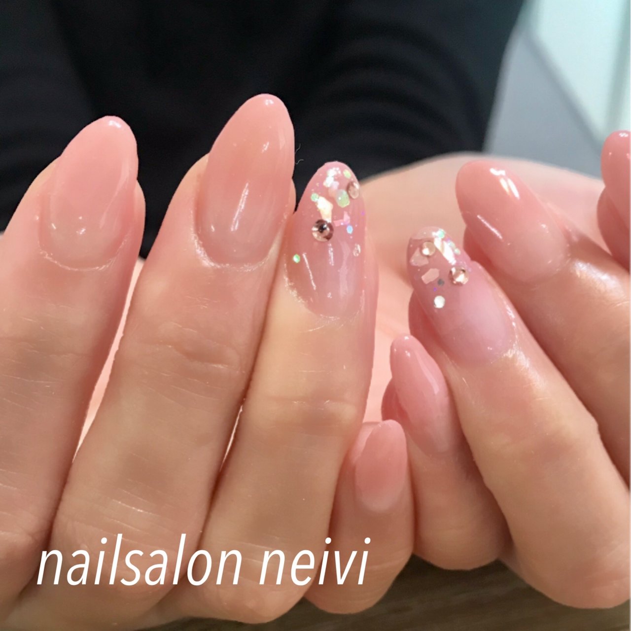 オールシーズン オフィス ハンド グラデーション ミディアム Nailsalon Neiviのネイルデザイン No ネイルブック