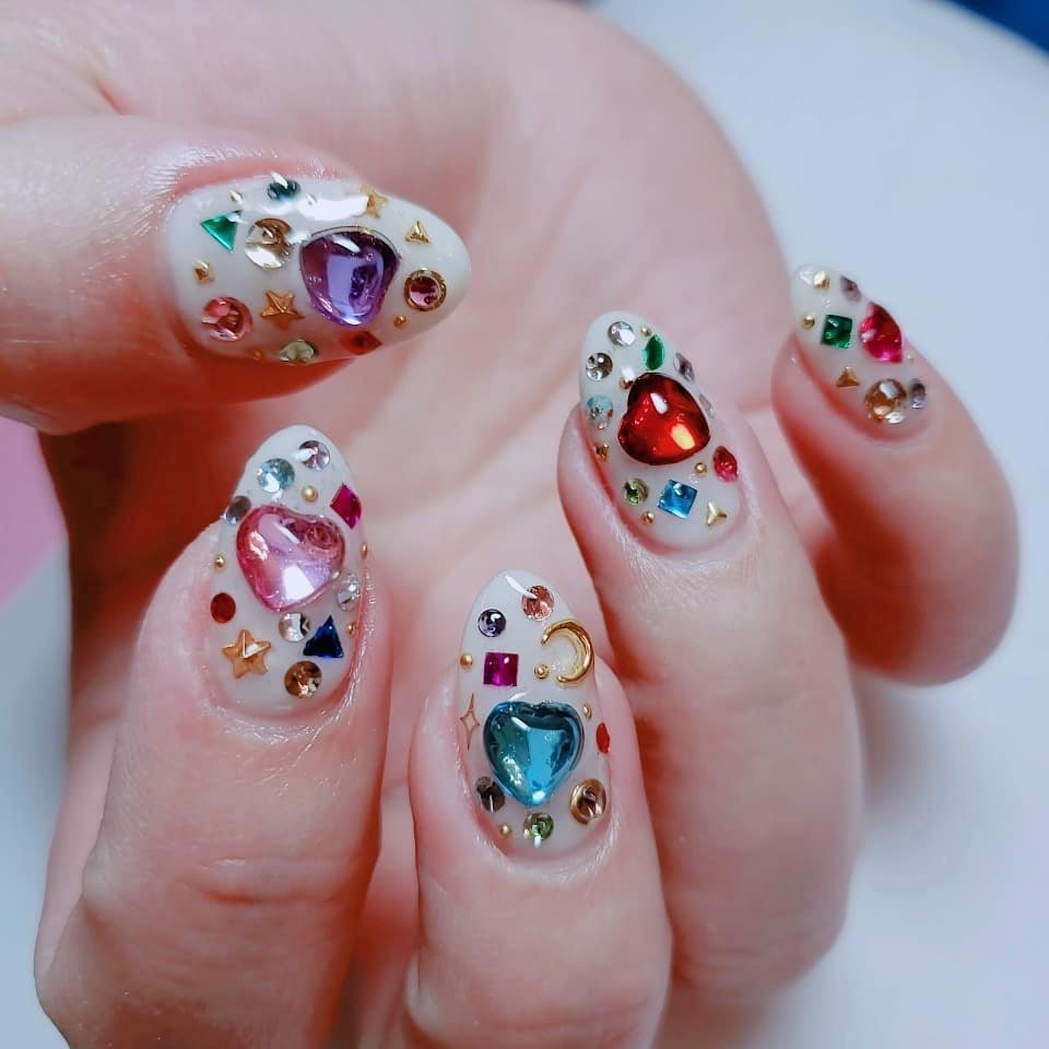 オールシーズン バレンタイン リゾート ハンド ビジュー Pleiades Nailプレアデスネイルのネイルデザイン No ネイル ブック