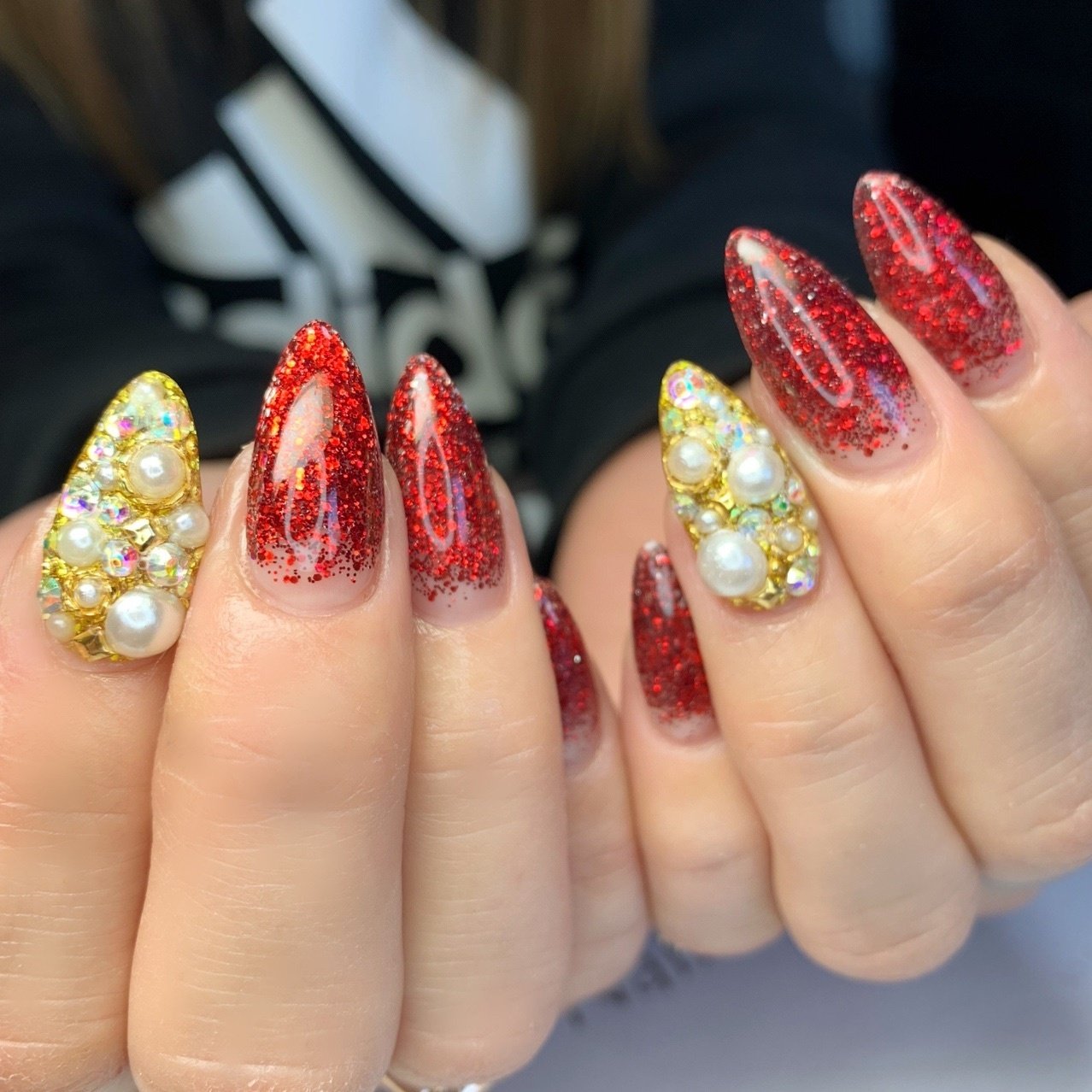 冬 オールシーズン 成人式 パーティー ハンド Nail Lidia Lisaのネイルデザイン No ネイルブック