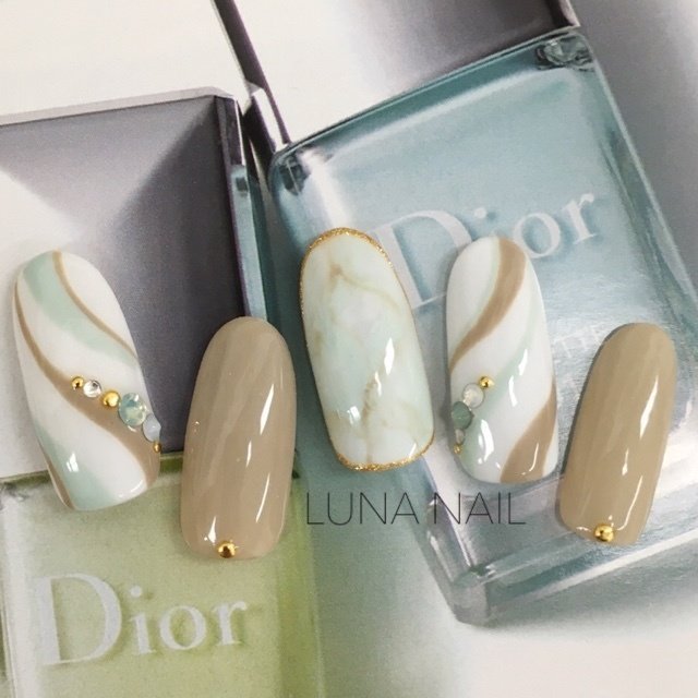オールシーズン オフィス ハンド タイダイ ミディアム Luna Nail のネイルデザイン No ネイルブック