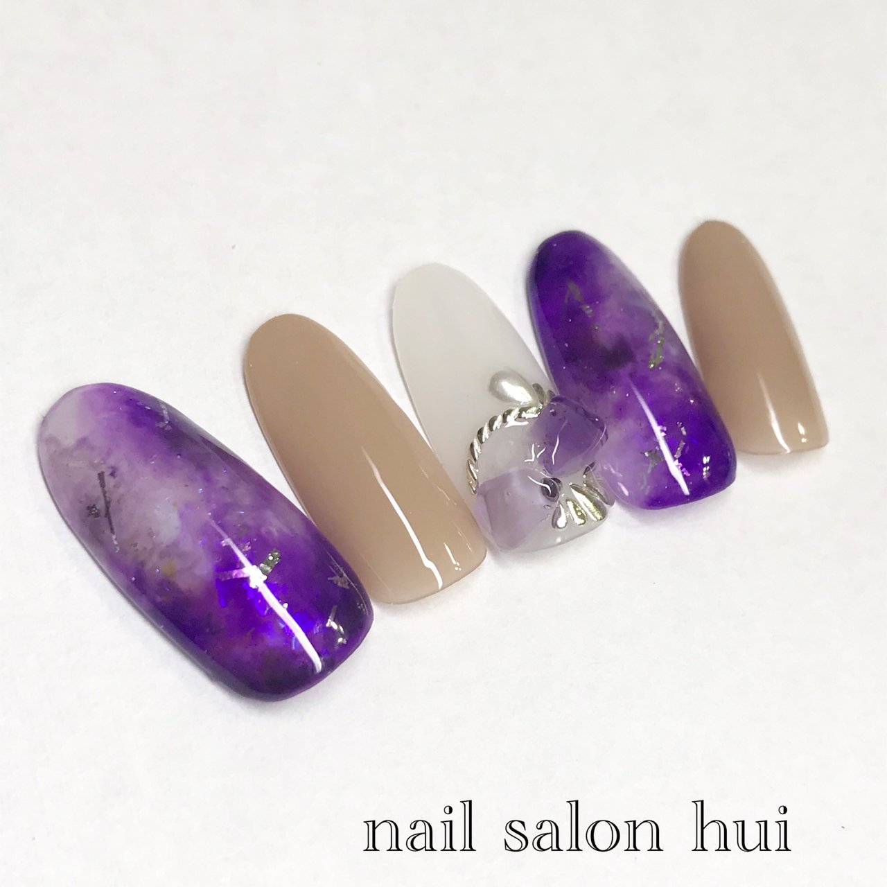 冬 ニュアンス ベージュ パープル ネイルチップ Nailsalon Huiのネイルデザイン No ネイルブック