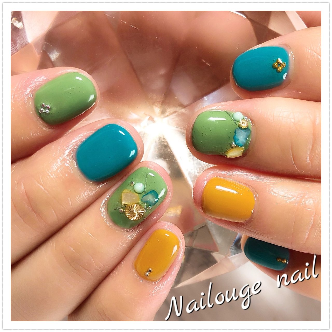 冬 デート 女子会 ハンド ビジュー Nailsalon Nailougeのネイルデザイン No ネイルブック