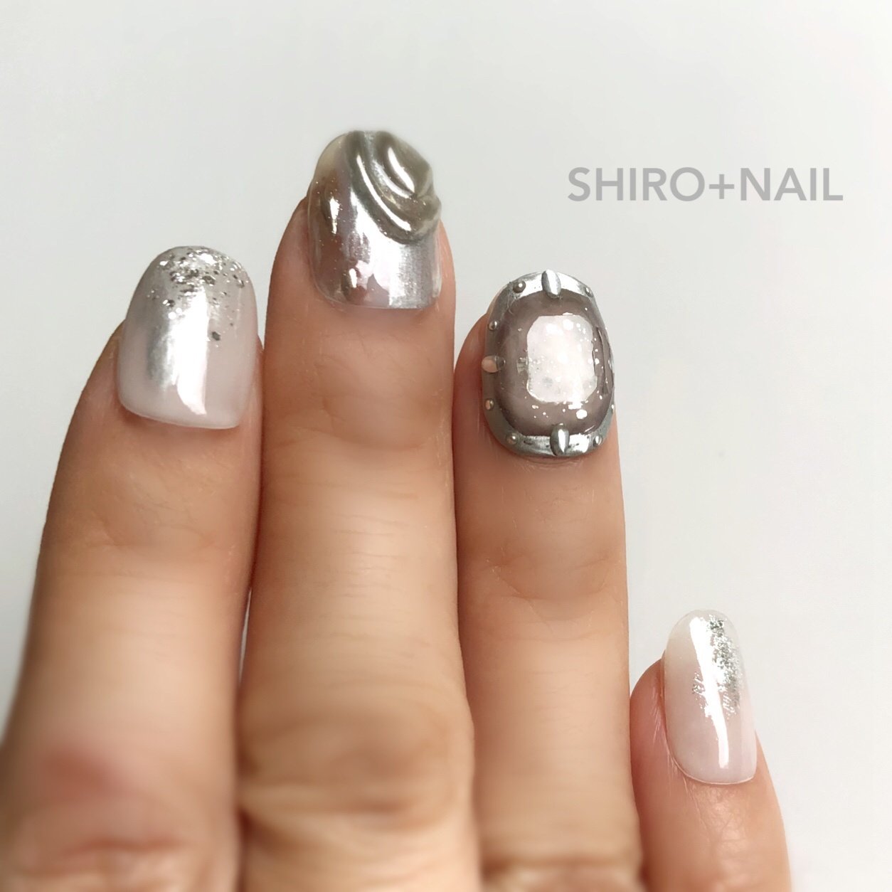 グレージュ シルバー メタリック Shiro Nailのネイルデザイン No ネイルブック