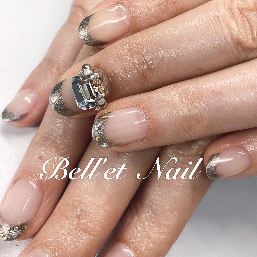 フレンチ ビジュー ショート メタリック ジェル Bell Et Nail ネイリストayakoのネイルデザイン No ネイル ブック