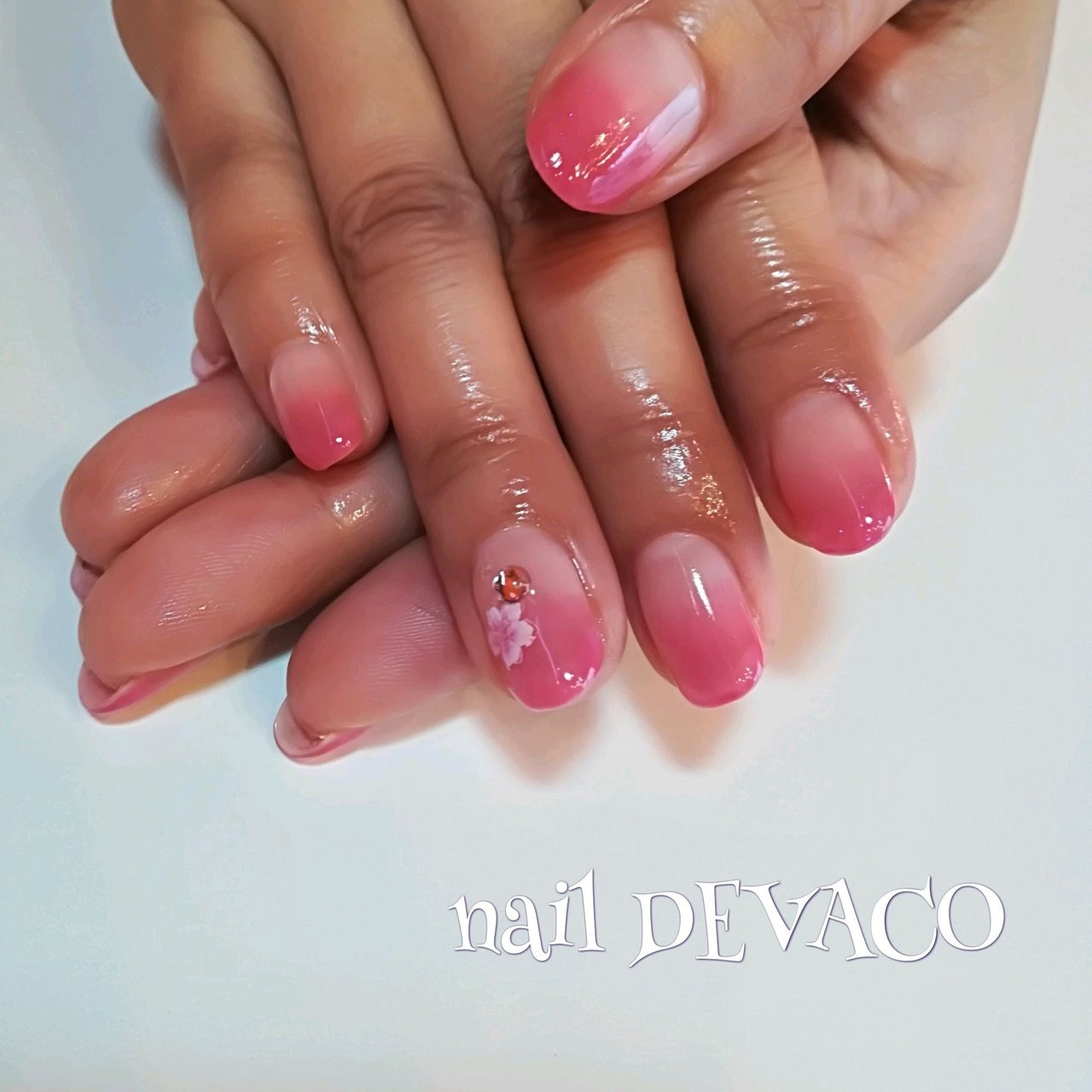 春 卒業式 ハンド シンプル グラデーション 999naildevacoのネイルデザイン No 3970467 ネイルブック