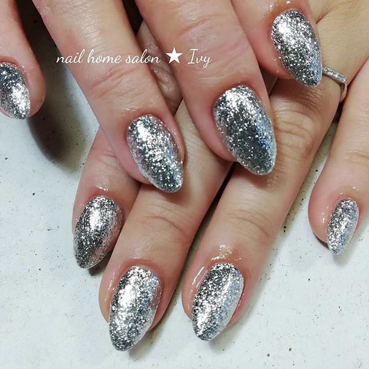 ネイルカラー★マニキュア★127★超速乾★シルバースターラメ★お買い得★ ネイルカラー☆マニキュア☆127☆超速乾☆シルバースターラメ