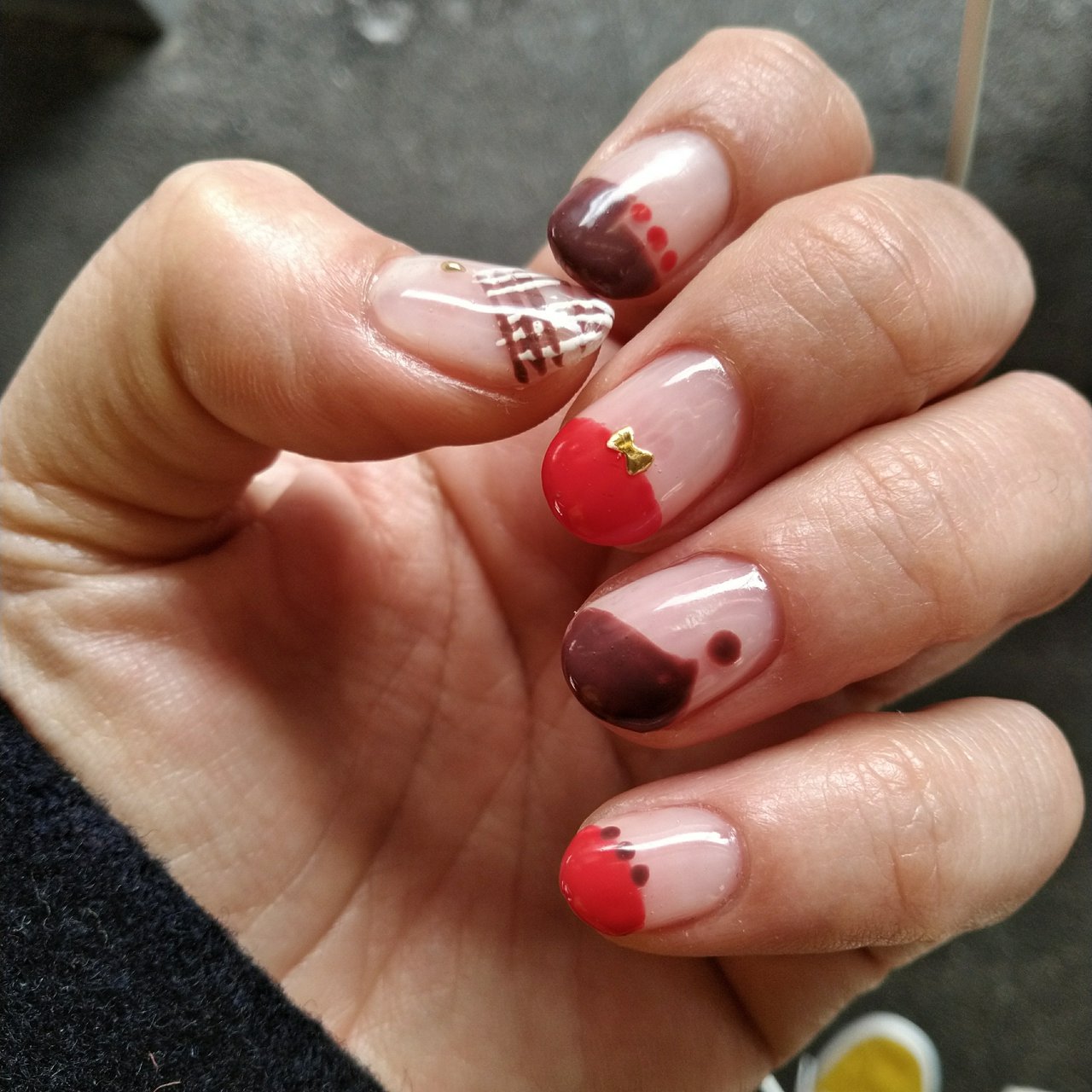 冬 バレンタイン ハンド 変形フレンチ ショート Tomoのネイルデザイン No ネイルブック