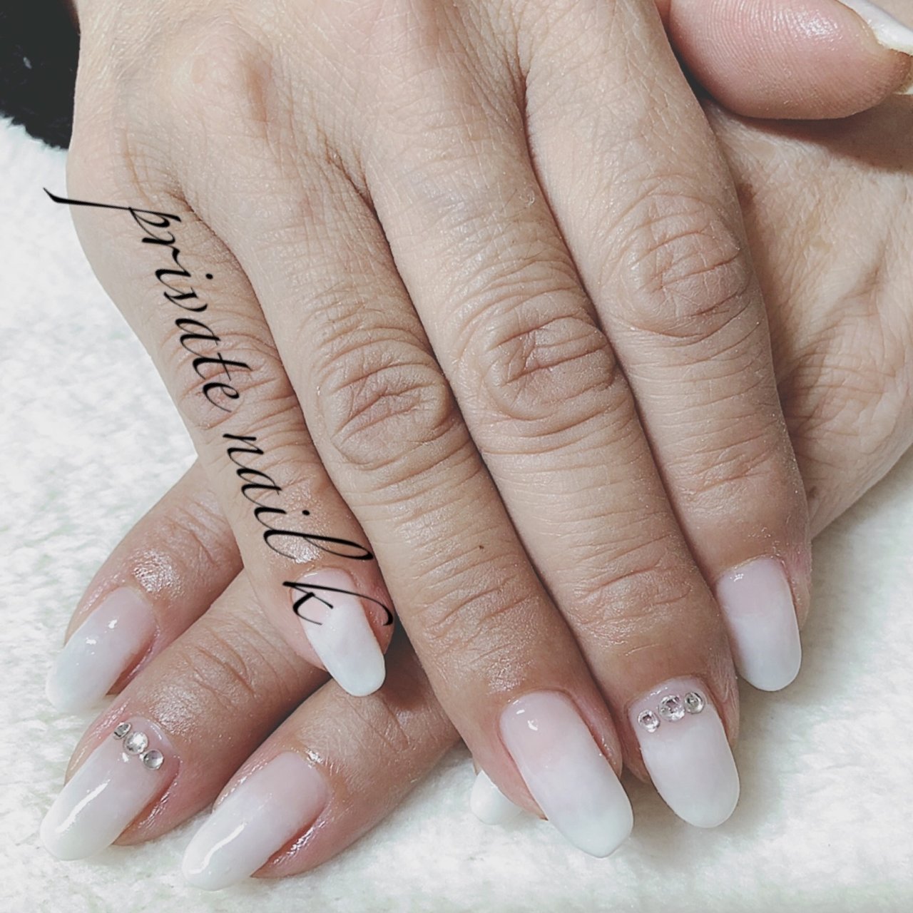 オールシーズン グラデーション ミディアム ホワイト ジェル Nailkのネイルデザイン No ネイルブック