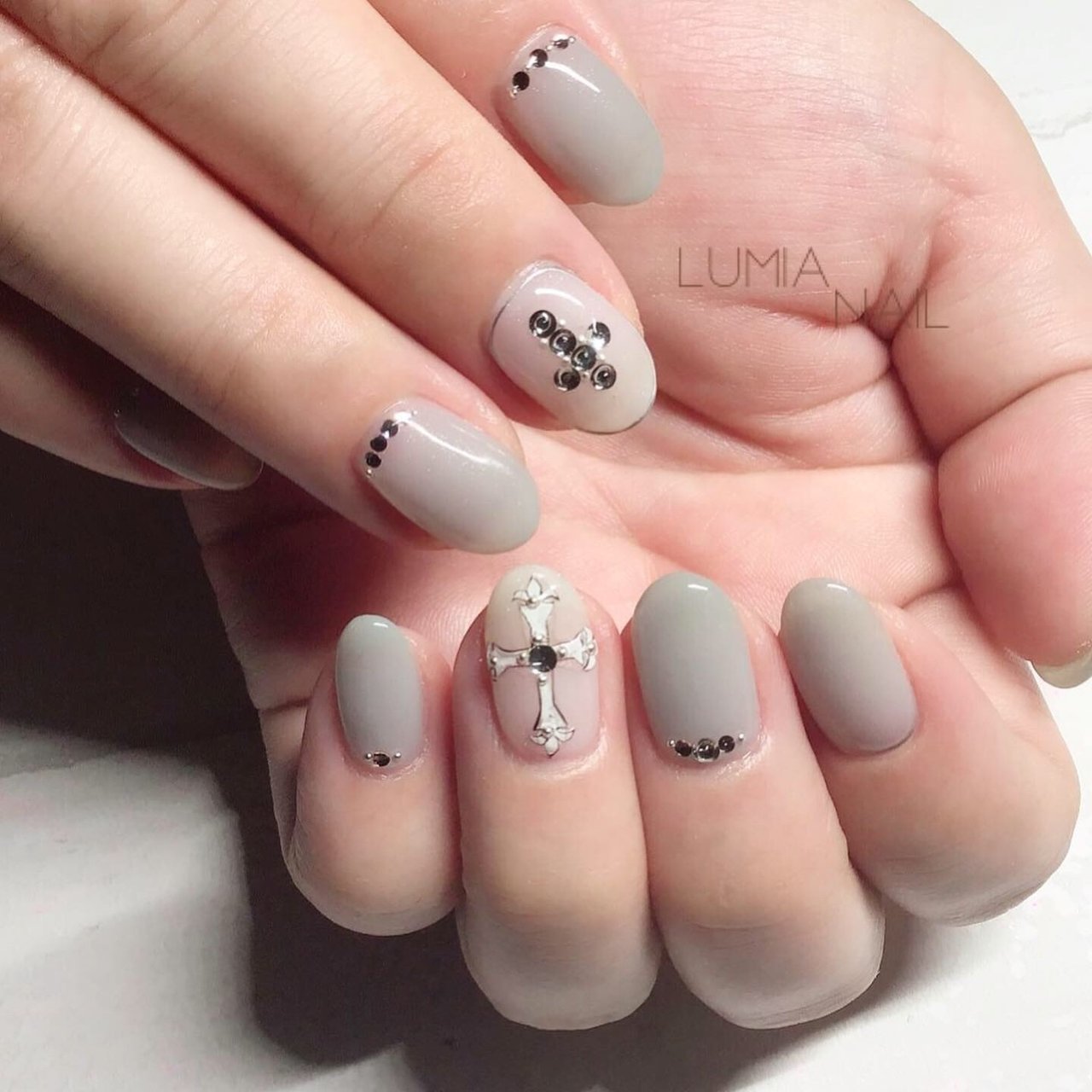 冬 オールシーズン ハンド ワンカラー ビジュー Lumianailのネイルデザイン No ネイルブック