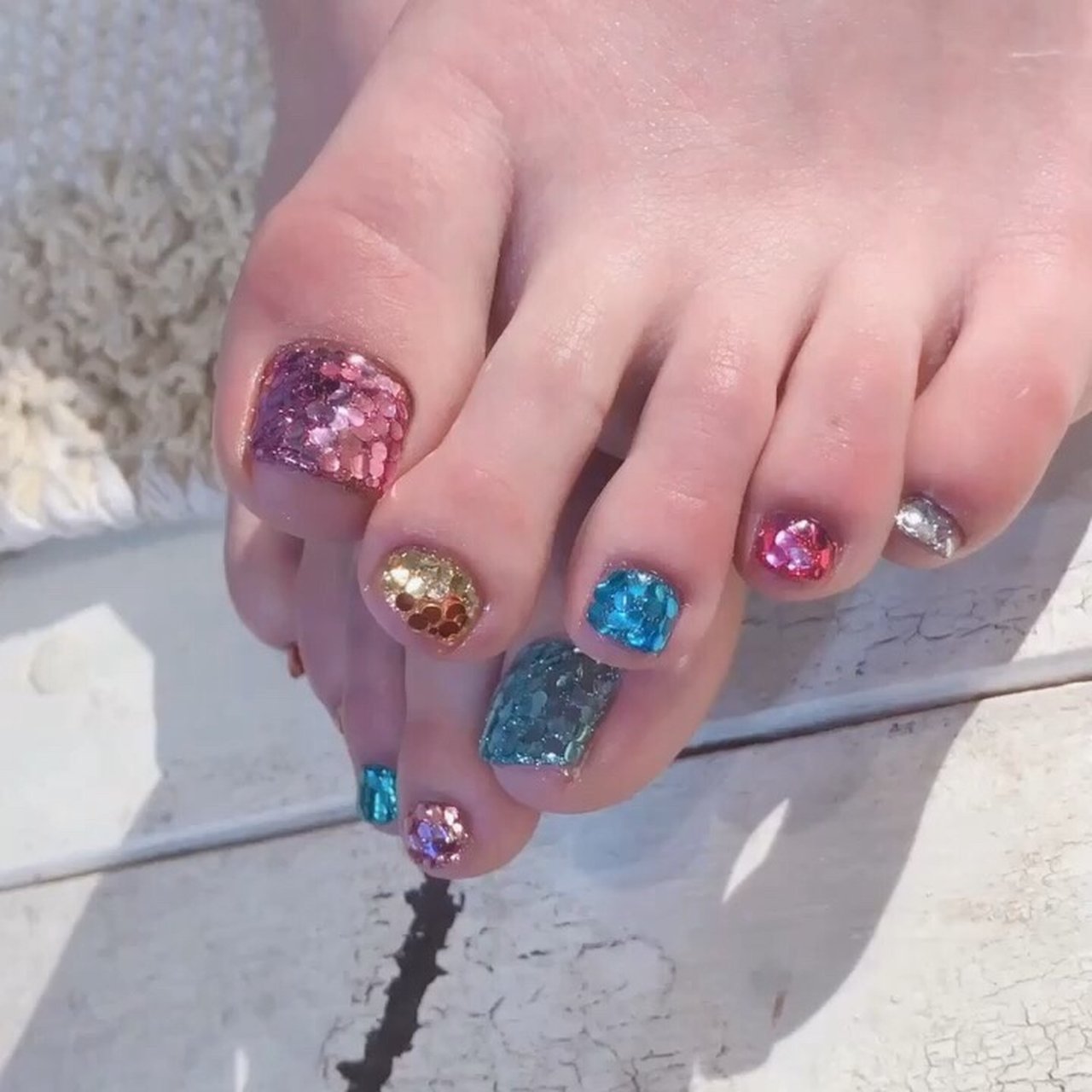 フット ホログラム ショート カラフル ネオンカラー 宮城県 石巻 ロージーネイル Rosy Nail Pupuu Rosyのネイル デザイン No ネイルブック