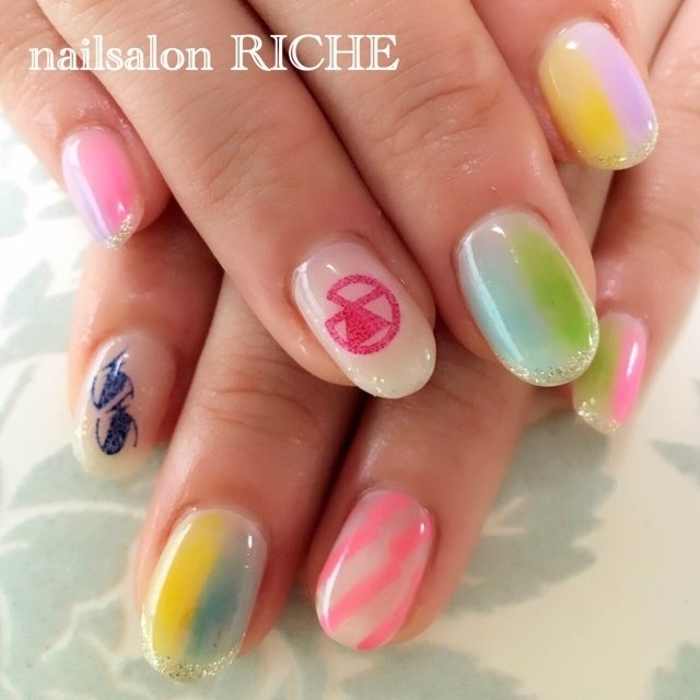 ライブ ハンド ストライプ チーク ミディアム Nailsalon Richeのネイルデザイン No 1529707 ネイルブック