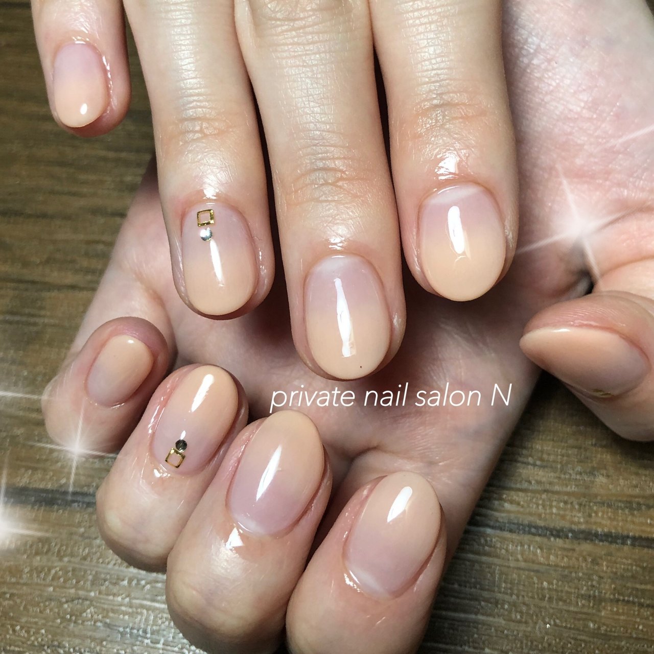 オールシーズン ハンド グラデーション ベージュ ジェル Private Nail Salon Nのネイルデザイン No ネイル ブック