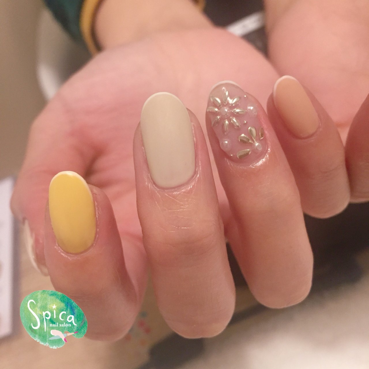 オールシーズン ハンド フラワー マット ミディアム Nailsalon Spicaのネイルデザイン No ネイルブック