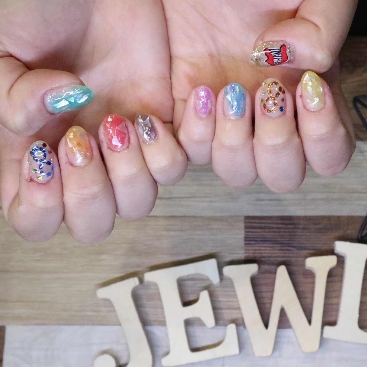 冬 オールシーズン お正月 ライブ ハンド Jewdy Nailのネイルデザイン No ネイルブック