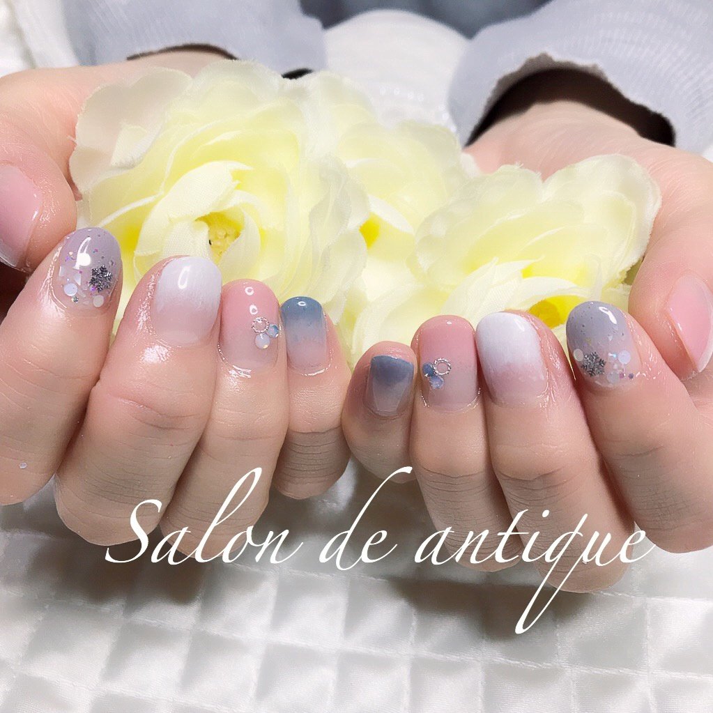 冬 オフィス ピンク グレー スモーキー Salon De Antiqueのネイルデザイン No ネイルブック