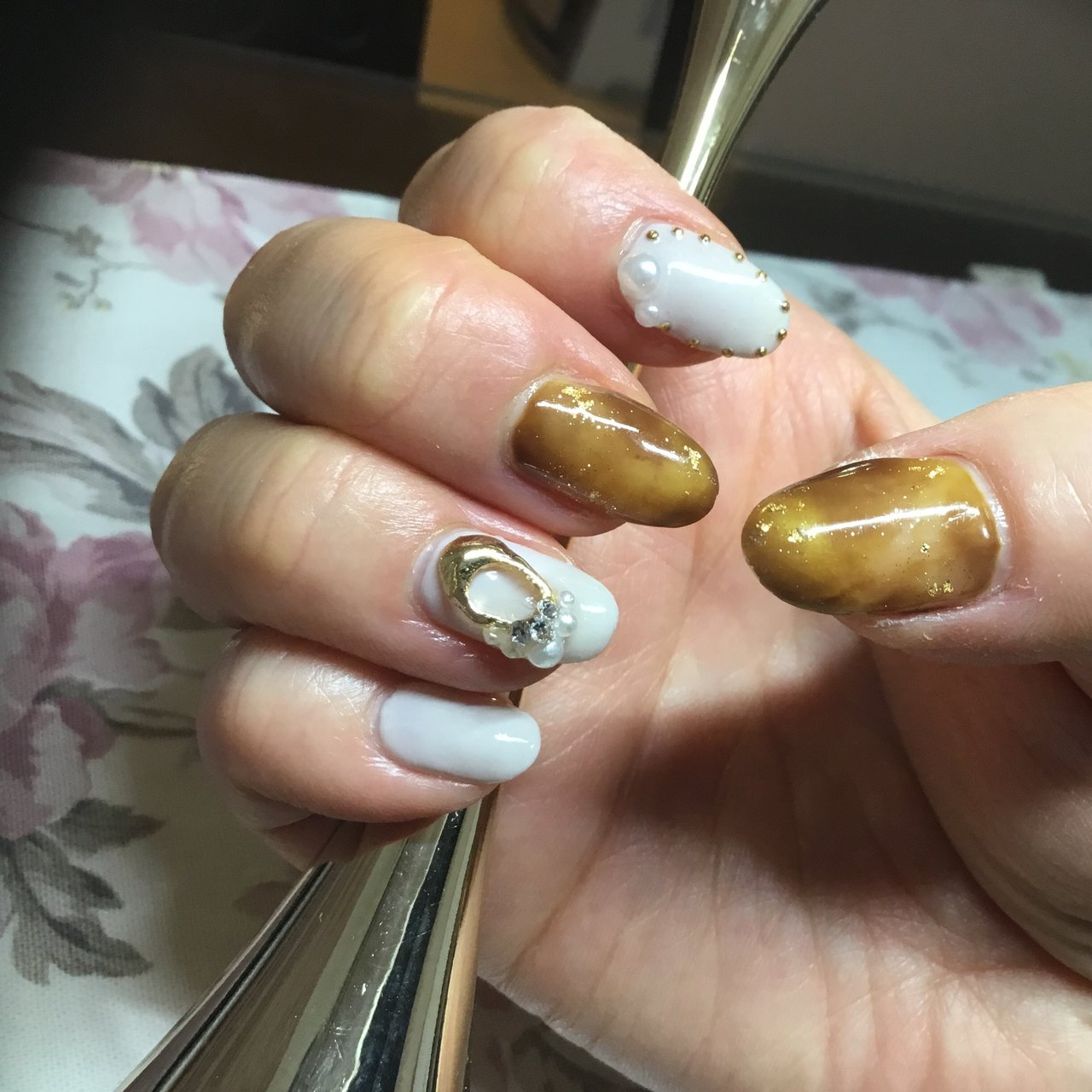 ハンド ラメ パール タイダイ べっ甲 埼玉県上尾市jewel Nailのネイルデザイン No ネイルブック