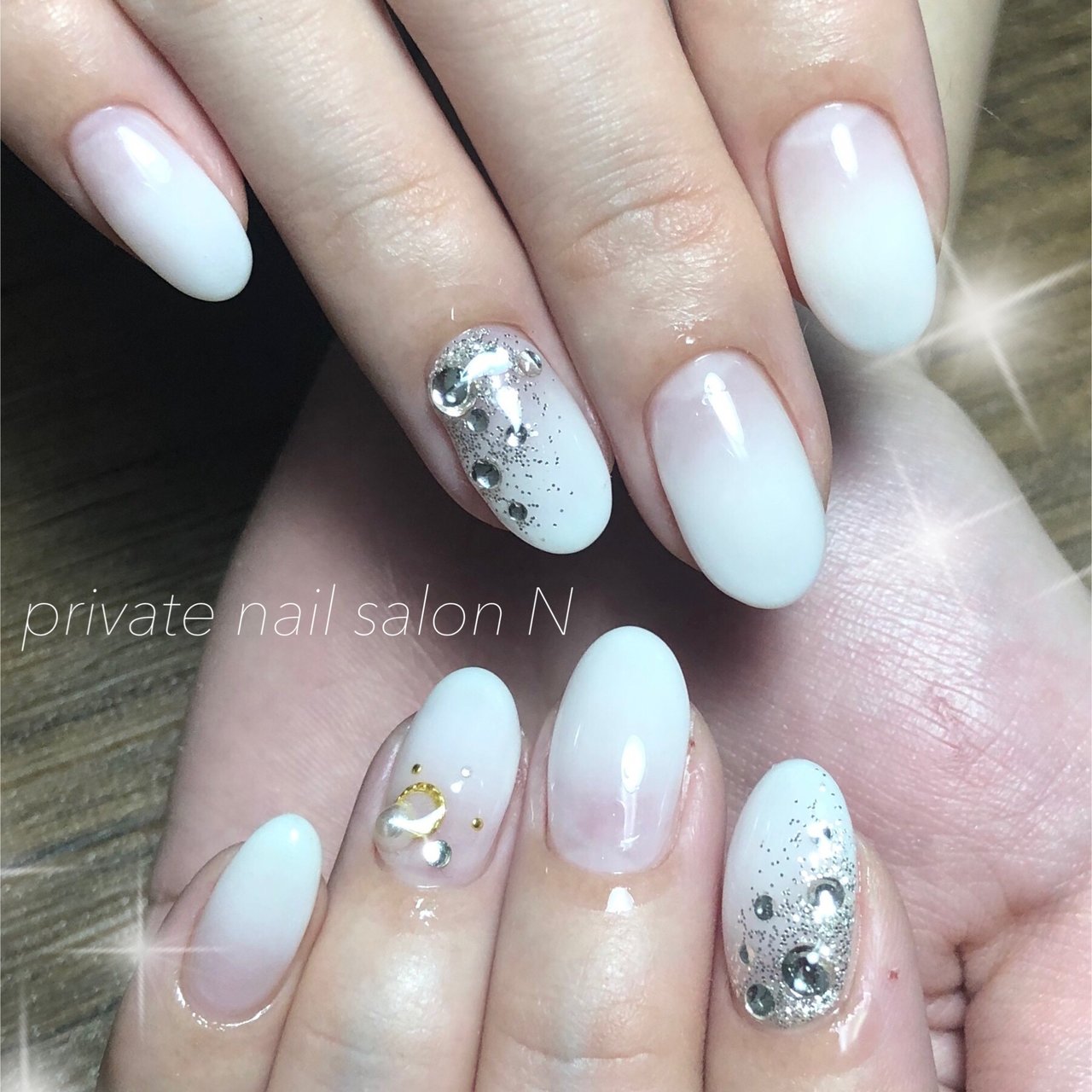 冬 ハンド グラデーション ホワイト ジェル Private Nail Salon Nのネイルデザイン No ネイルブック