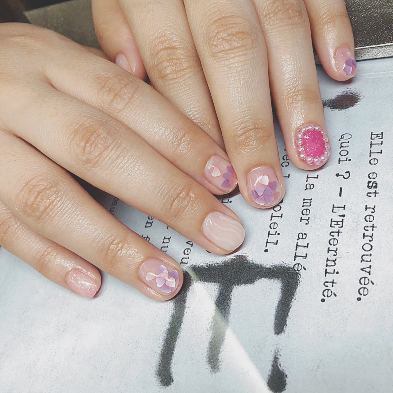 冬 バレンタイン ハンド シンプル ホログラム Ask Nailのネイルデザイン No ネイルブック